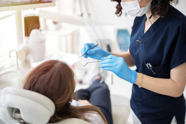 Paciente durante tratamiento de periodoncia en Badajoz