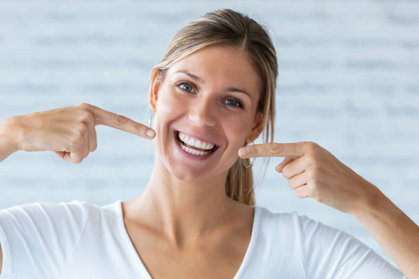 Paciente durante tratamiento de blanqueamiento dental en Badajoz